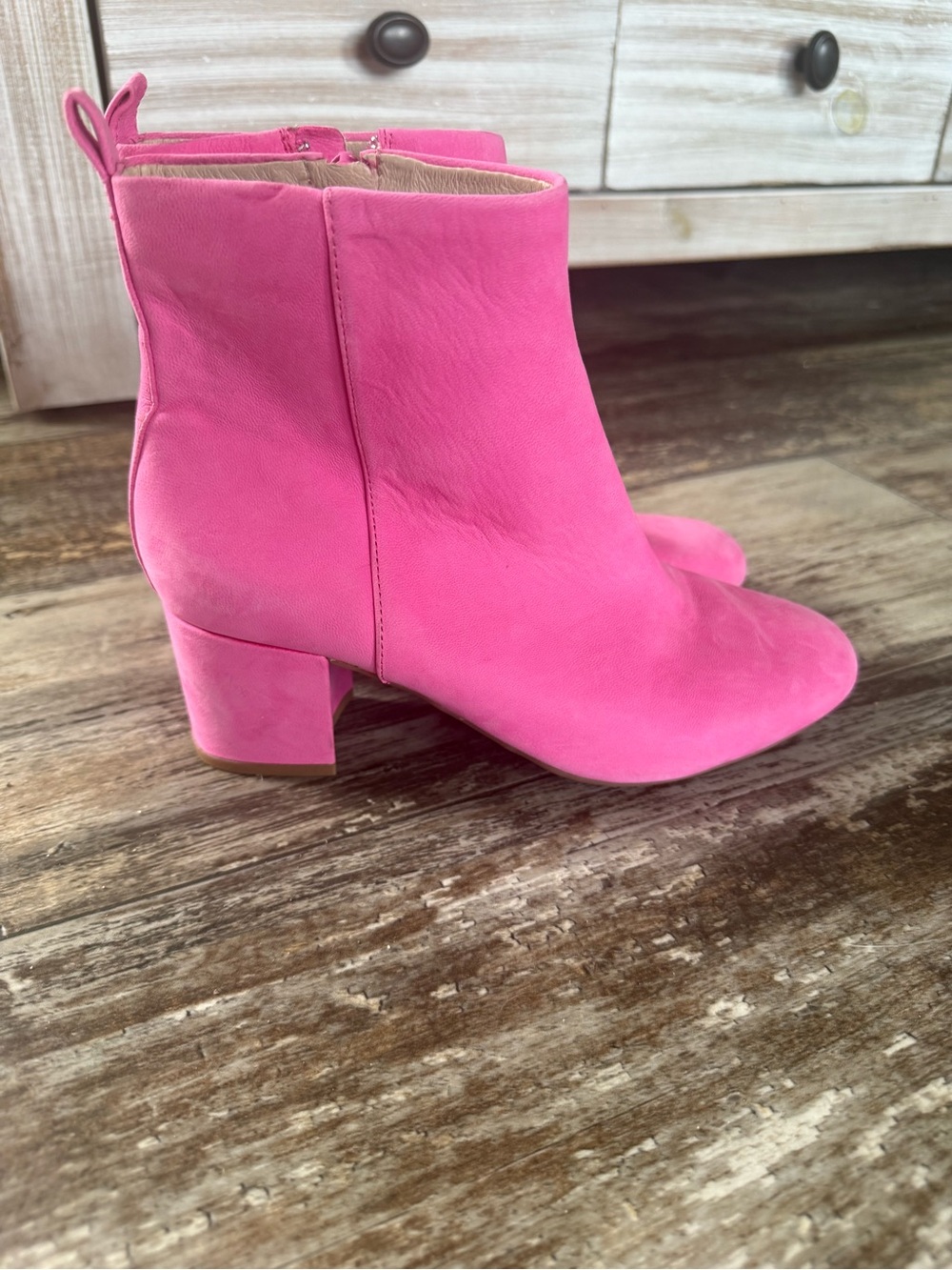 Gianni Bini dance Pink Suede Jaydennn ankle booties/ Boots